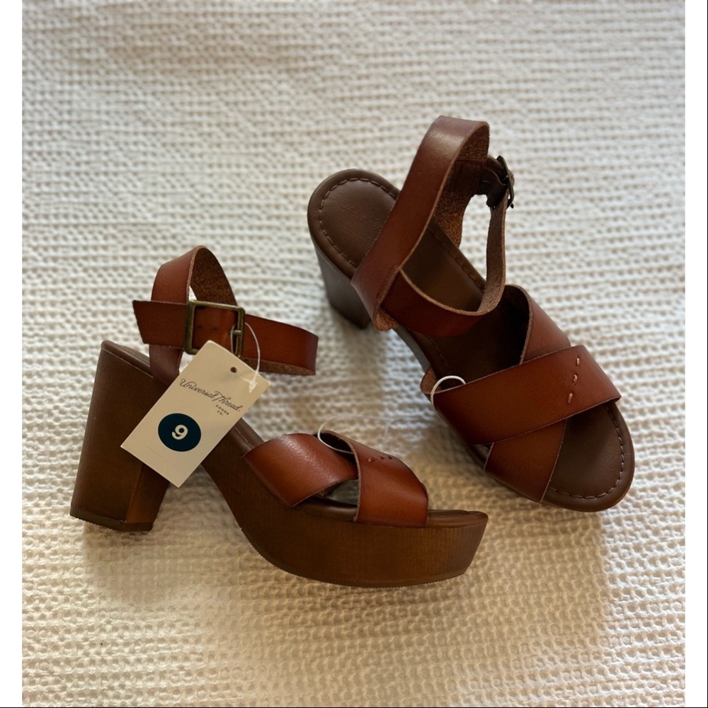 Universal Thread Tan Platform Heels
